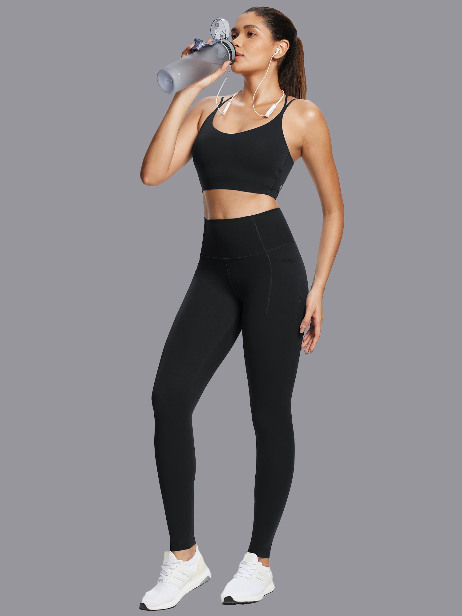Freeleaf Cross-Strap Low-Impact Sports Bra