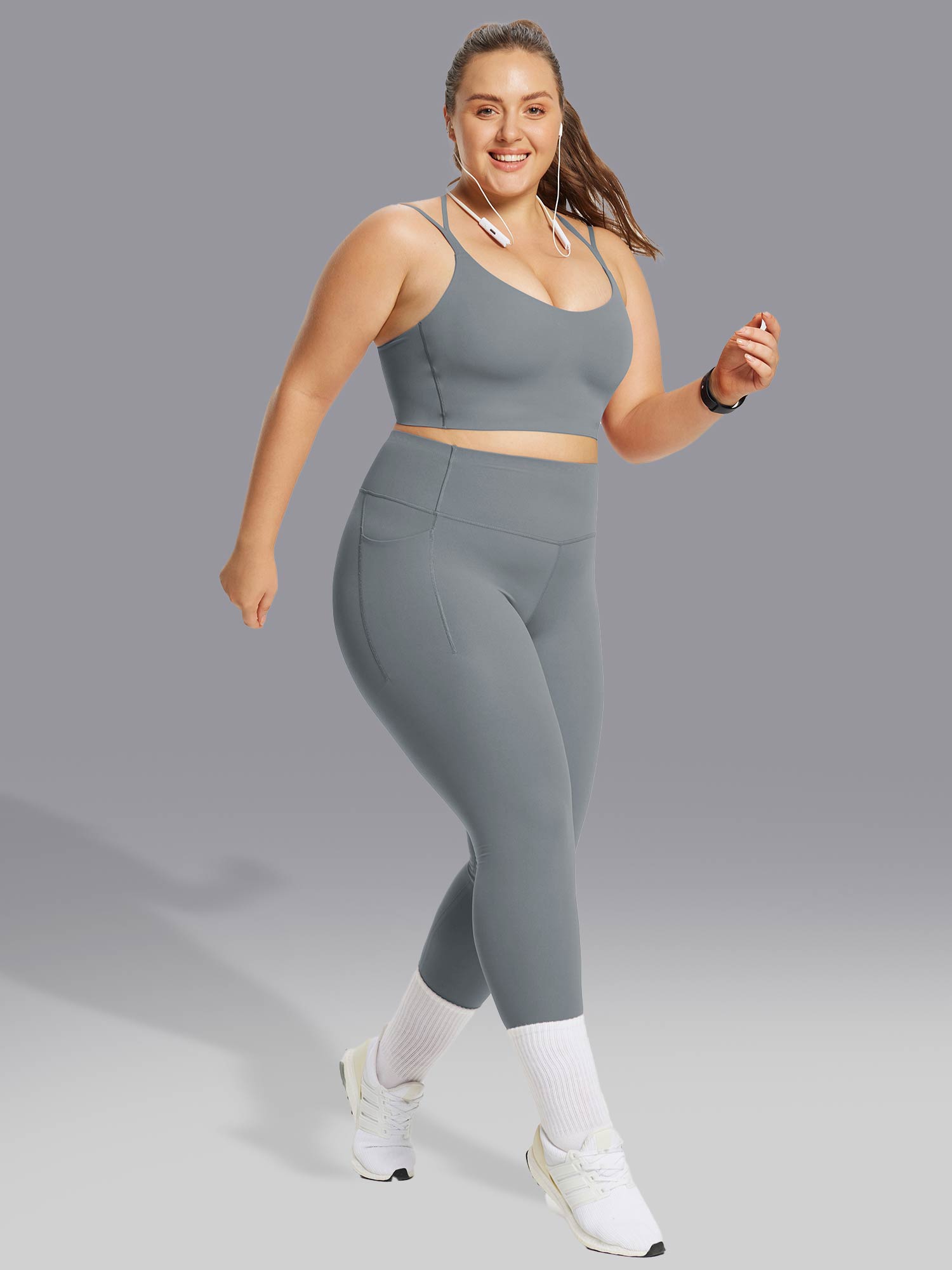 Freeleaf Cross-Strap Low-Impact Sports Bra