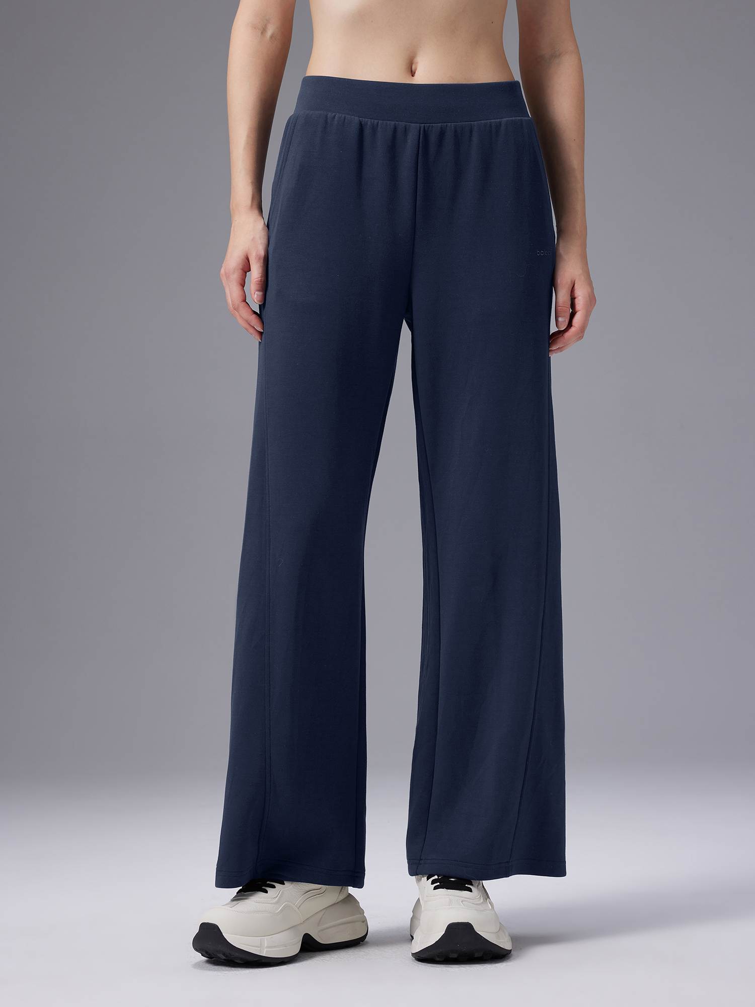 Relaxed Wide-Leg Pants
