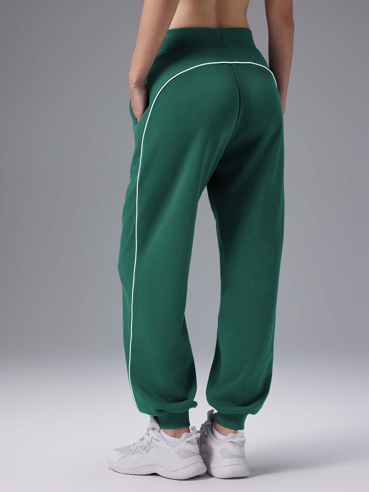 Relaxed Fit Elastic-Cuff Pants