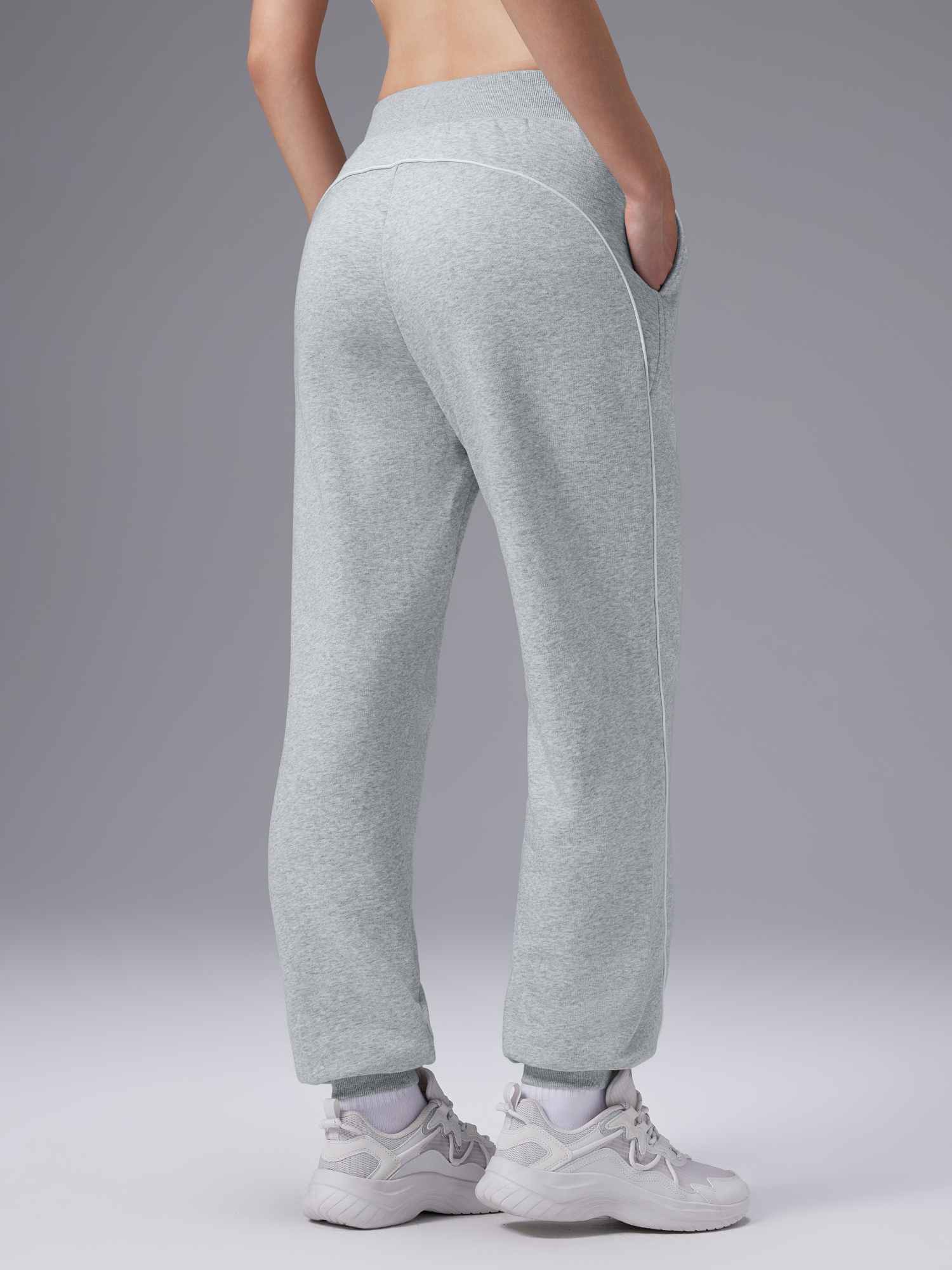 Relaxed Fit Elastic-Cuff Pants