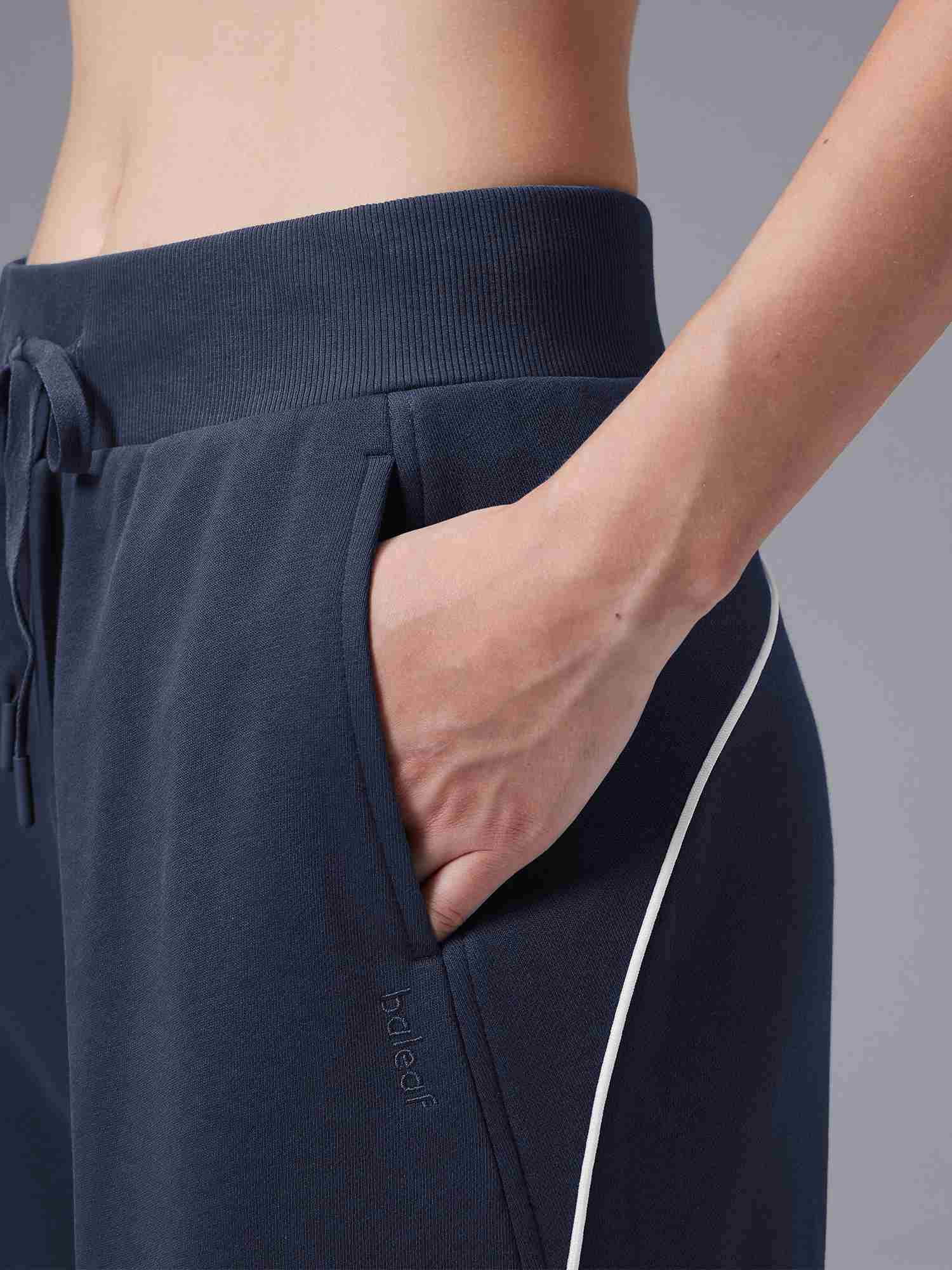 Relaxed Fit Elastic-Cuff Pants